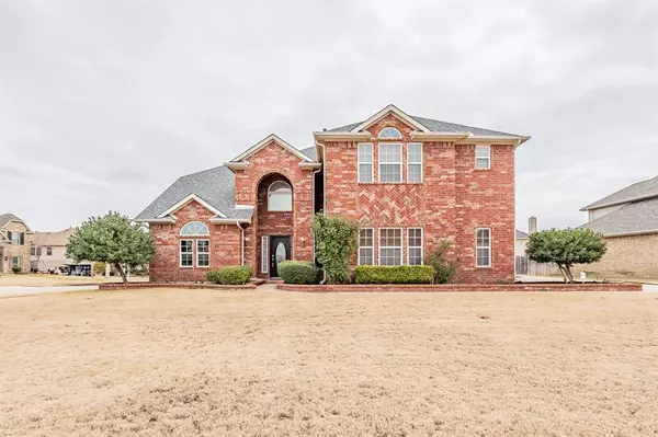 901 Roanoke Court, Kennedale, TX 76060