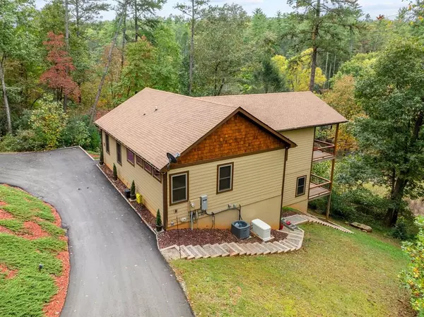 292 Silver Fox Trail, Blue Ridge, GA 30513