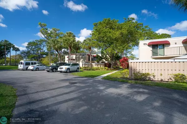 Delray Beach, FL 33445,4375 Village Dr  #C