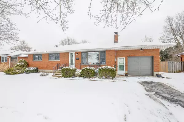 37 Lyndale AVE, St. Thomas, ON N5R 1C3