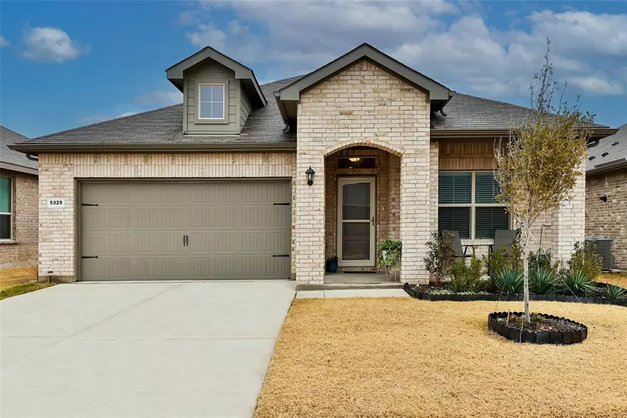 5329 White Stag Lane, Fort Worth, TX 76179