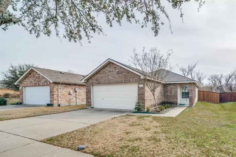 4033 Shawnee Trail, Heartland, TX 75126