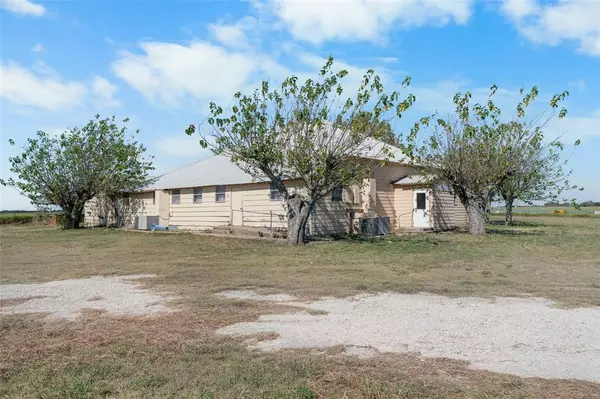 Clifton, TX 76634,1145 County Road 3405