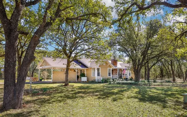 6056 W Line Road, Collinsville, TX 76233