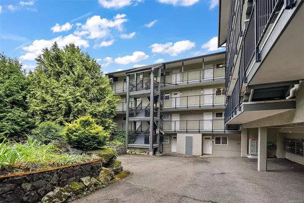 991 Cloverdale Ave #203, Saanich, BC V8X 2T5