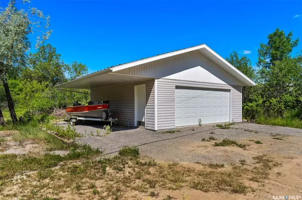 Buena Vista, SK S4V 1B3,270 & 298 Woodland AVENUE