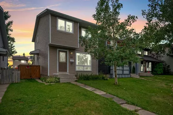 Calgary, AB T3J1Y6,168 Castlegreen Close Northeast