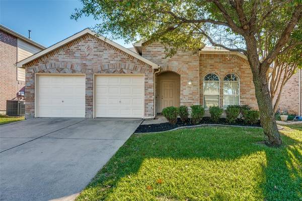 9204 Conestoga Drive, Fort Worth, TX 76131