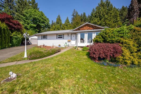 1600 Ascot Ave, Comox, BC V9M 1A8