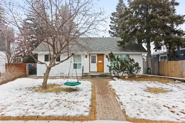 Calgary, AB T3E 5W7,2934 Lathom CRES Southwest