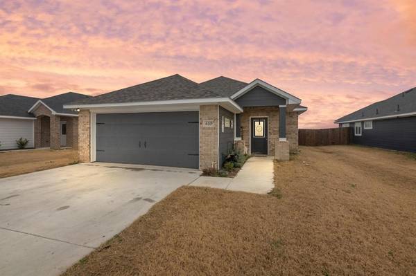 610 N Garrett Avenue, Garrett, TX 75119