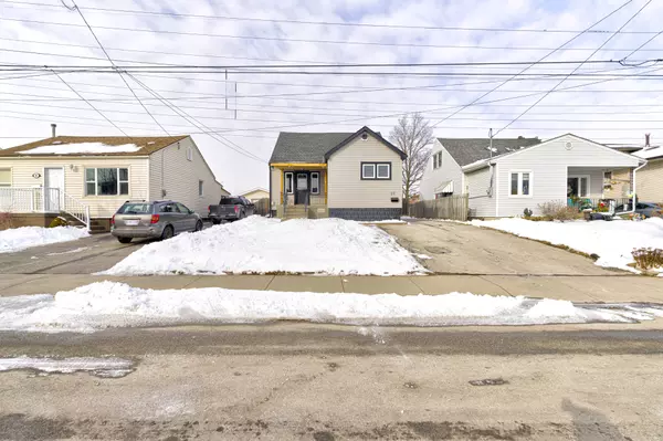 37 Selkirk AVE, Hamilton, ON L8H 5L6