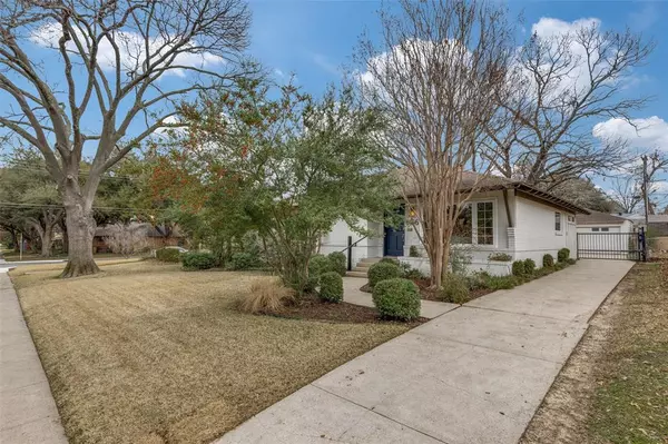 Dallas, TX 75214,6166 Woodcrest Lane