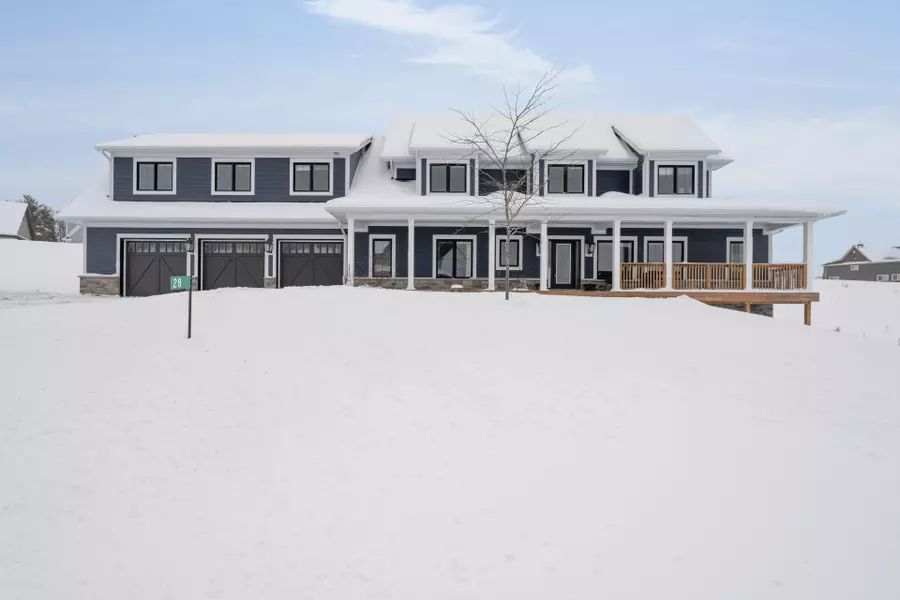 28 Thoroughbred DR, Oro-medonte, ON L0K 1E0