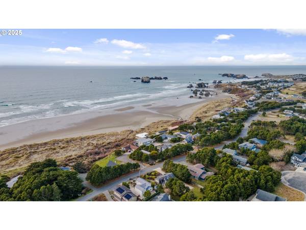 Bandon, OR 97411,3177 BEACH LOOP DR