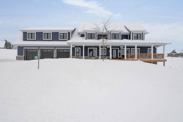 28 Thoroughbred DR, Oro-medonte, ON L0K 1E0