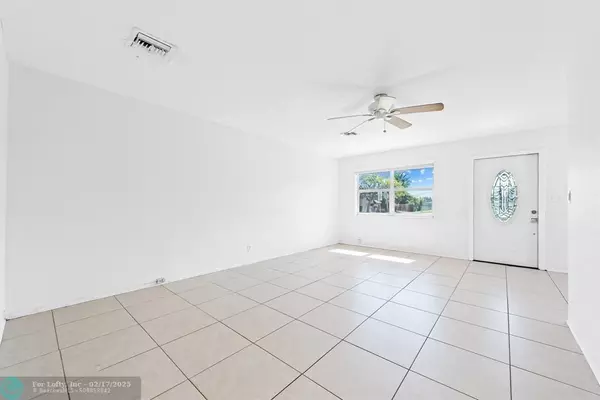 Oakland Park, FL 33334,271 NE 57th Ct  #2 (B)