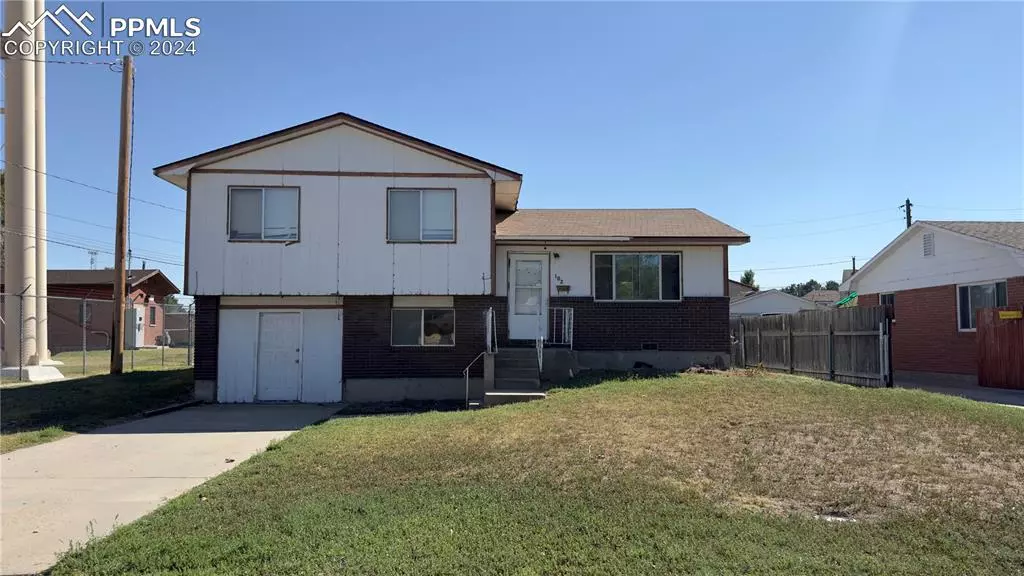 102 W 26th ST, La Junta, CO 81050