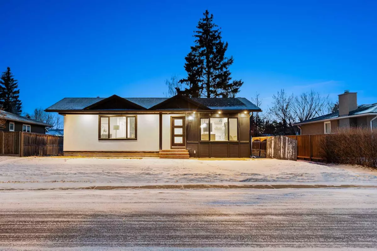 Calgary, AB T2W 1R6,1731 111 AVE Southwest