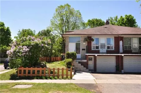 Toronto C15, ON M2M 2Y5,84 Harrington CRES #Middle