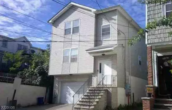 608 Court St, Elizabeth City, NJ 07206