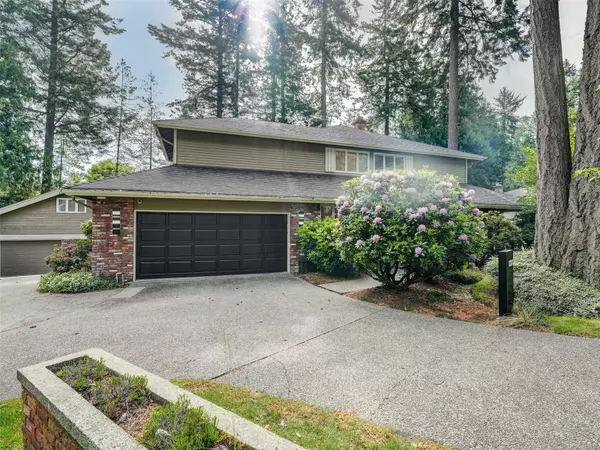 1011 Kentwood Pl, Saanich, BC V8Y 2R2