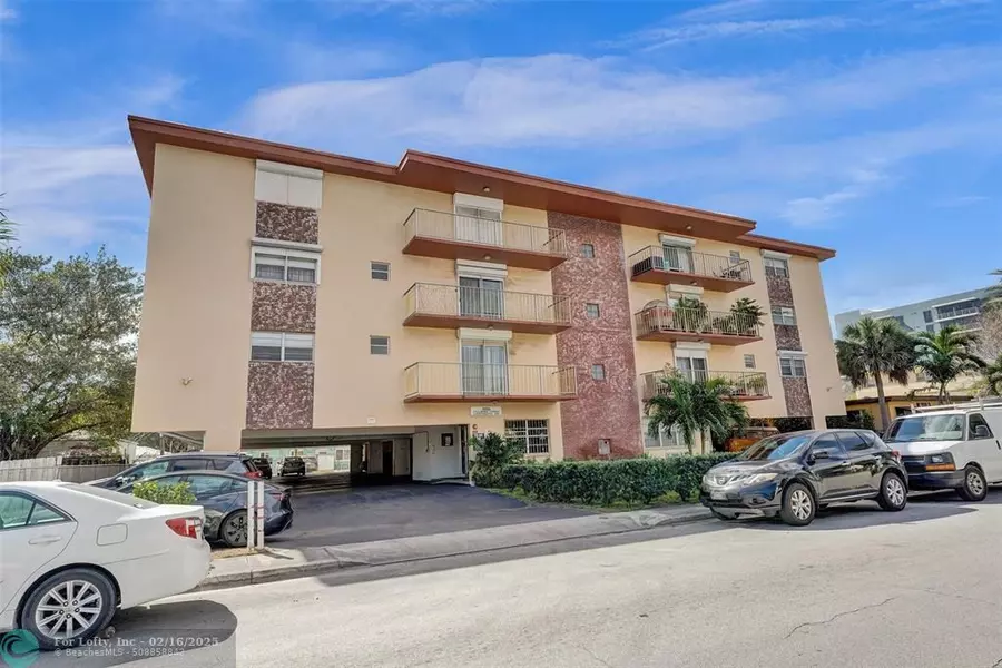 2010 Fillmore St  #202, Hollywood, FL 33020