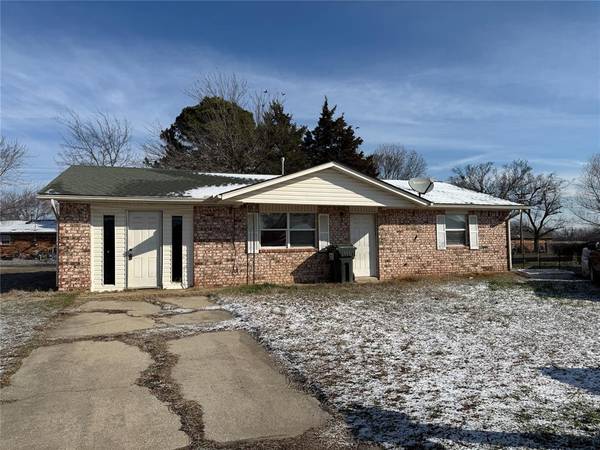 550 Thomas Yahola Street, Wetumka, OK 74883