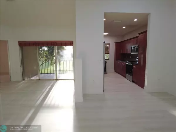 Weston, FL 33326,16359 Malibu Dr  #60