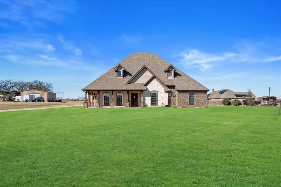 1040 Jesse James Lane, Springtown, TX 76082