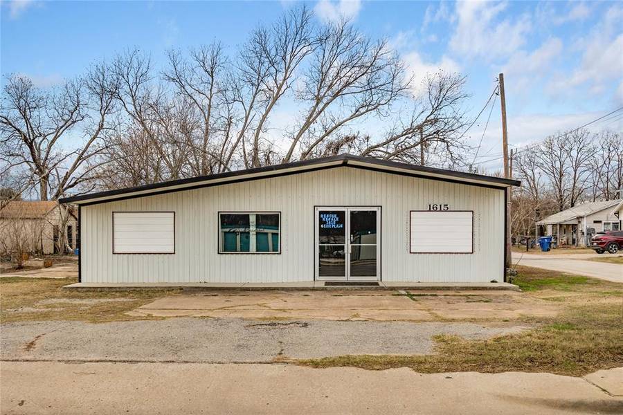 1615 Belle Plain Street, Brownwood, TX 76801