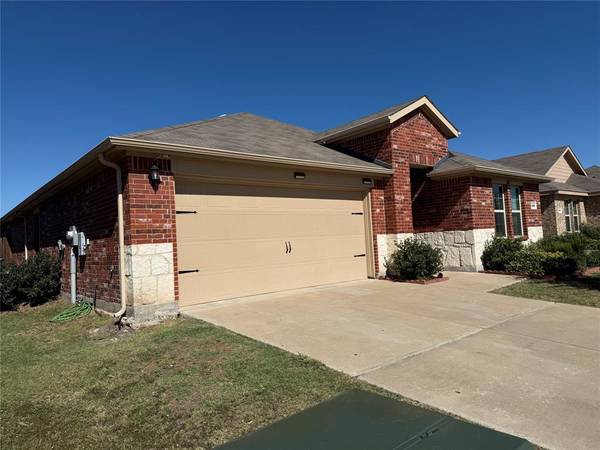 2302 Torch Lake Drive, Forney, TX 75126