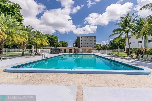 Hollywood, FL 33021,1001 Hillcrest Ct  #314