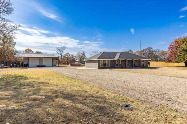 Powderly, TX 75473,136 County Road 44350