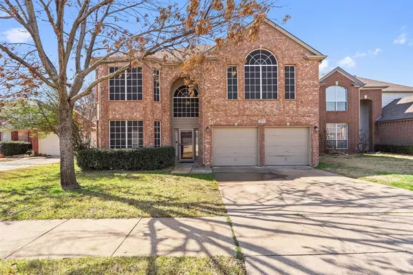 902 Vista Oaks Court, Lake Dallas, TX 75065