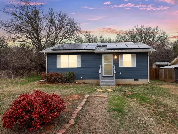 3208 Lowland Drive, Granbury, TX 76048