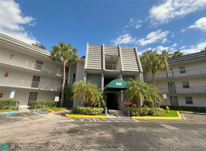 9100 Lime Bay Blvd  #305, Tamarac, FL 33321