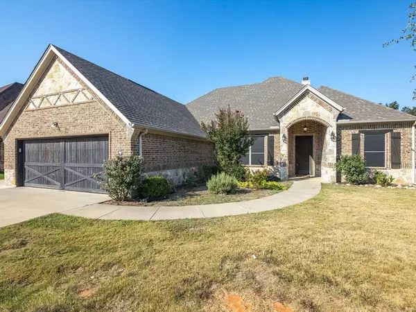 2812 Willow Ridge Circle, Granbury, TX 76049