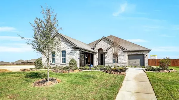 821 HAT CREEK Drive,  Midlothian,  TX 76065