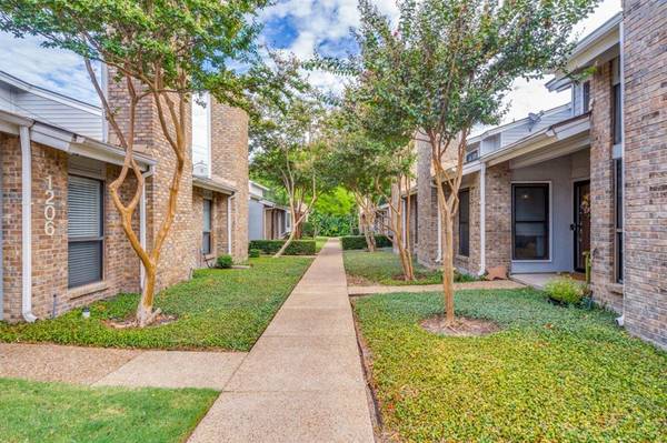 17490 Meandering Way #1304, Dallas, TX 75252