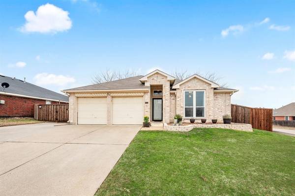 2076 Amherst Drive, Lewisville, TX 75067