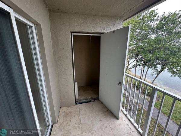 Coconut Creek, FL 33073,5065 Wiles Rd  #306