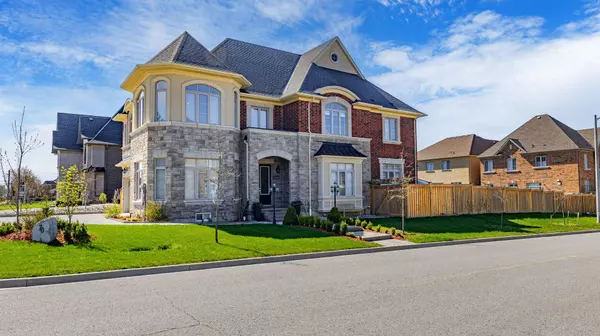 Richmond Hill, ON L4E 3K4,70 Bond CRES