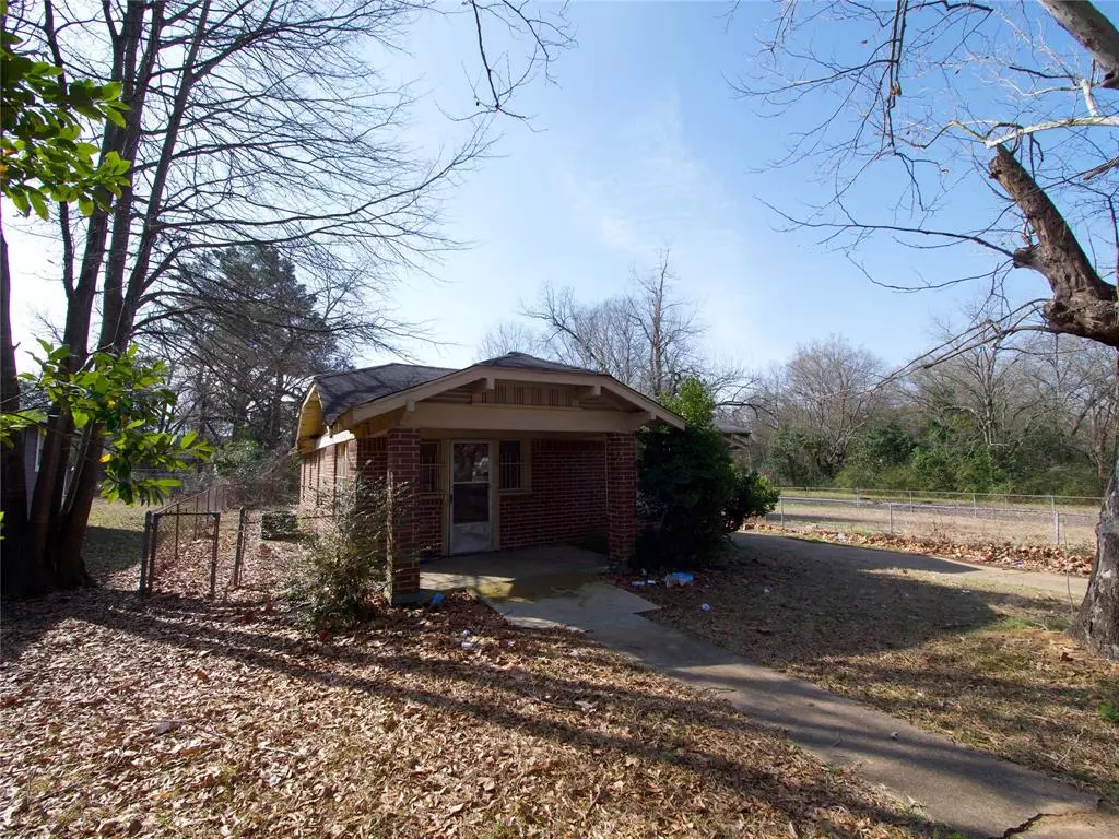 Texarkana, TX 75501,2215 W 18TH Street