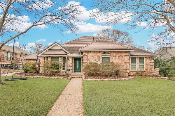 813 Mayfair Hill Court, Bedford, TX 76021