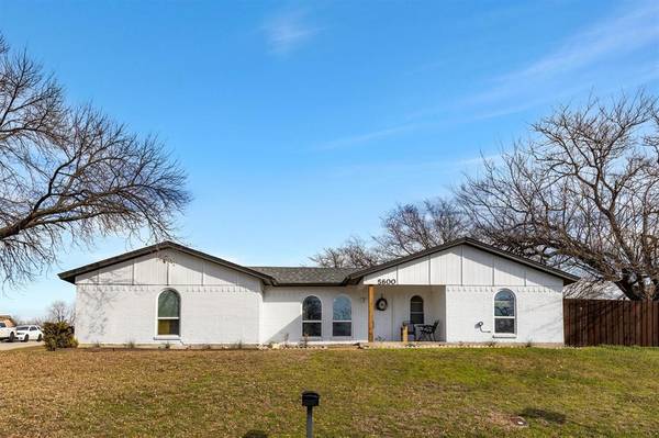 5600 Denise Drive, Haltom City, TX 76148