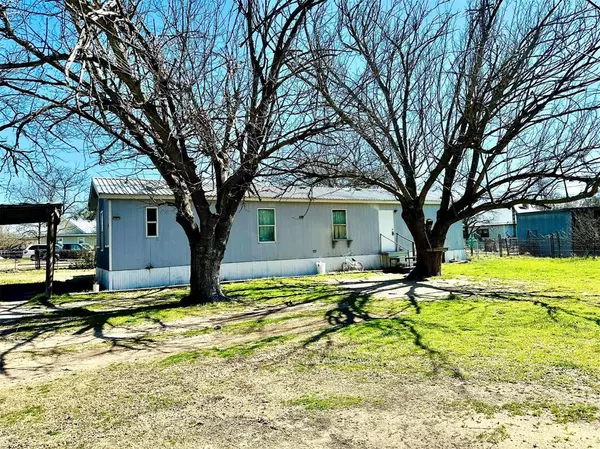 540 2nd Street, Cross Plains, TX 76443