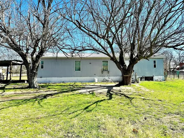 Cross Plains, TX 76443,540 2nd Street