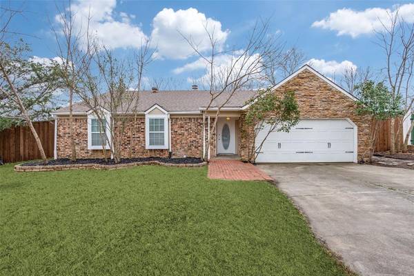 1232 Sleepy Hollow Court, Grapevine, TX 76051