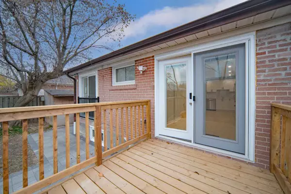 Richmond Hill, ON L4C 2X7,250 Beechy DR #Main Fl